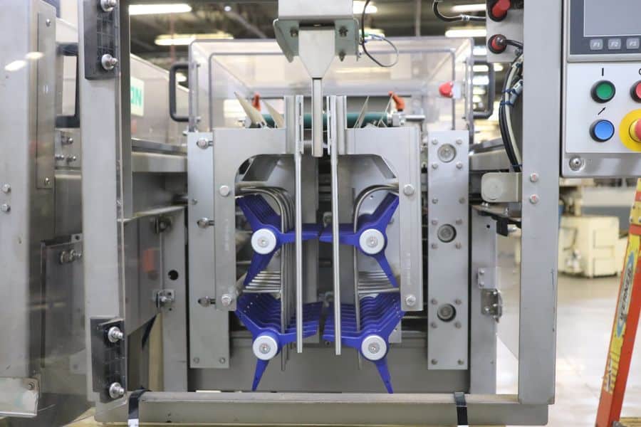 Case loading system, Syntegon #CLS, 12" chute length, 9-7/16" belt width, 2022 - Image 10