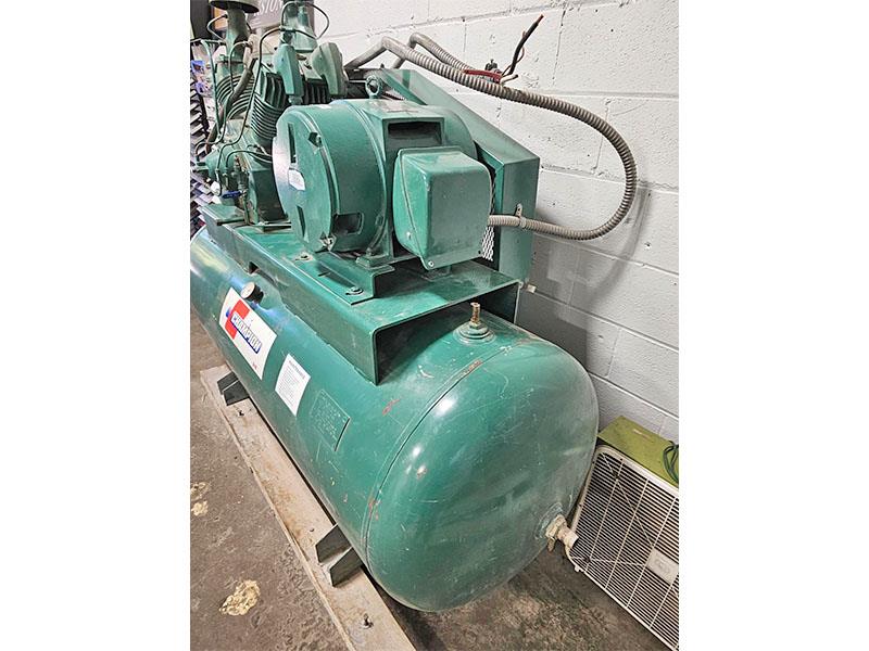 90 cfm, 175 psi, Champion #HRA25-25, piston dual stage air compressor, 250 gallon horizontal tank - Image 3