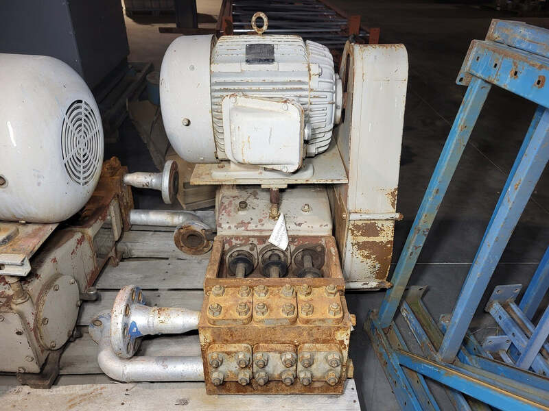16.8 GPM @ 1200 psi, Union Pump, 1-3/9x2-3/4 triplex plunger pump TD-30, with 15 HP motor - Image 1