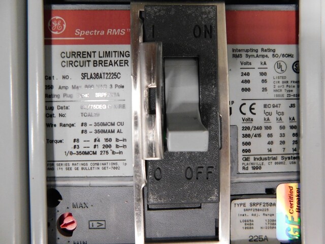 250 Amp. General Electric, Spectra Series, panelboard, 4-wire, 277 Volts, 3 phase - Image 5
