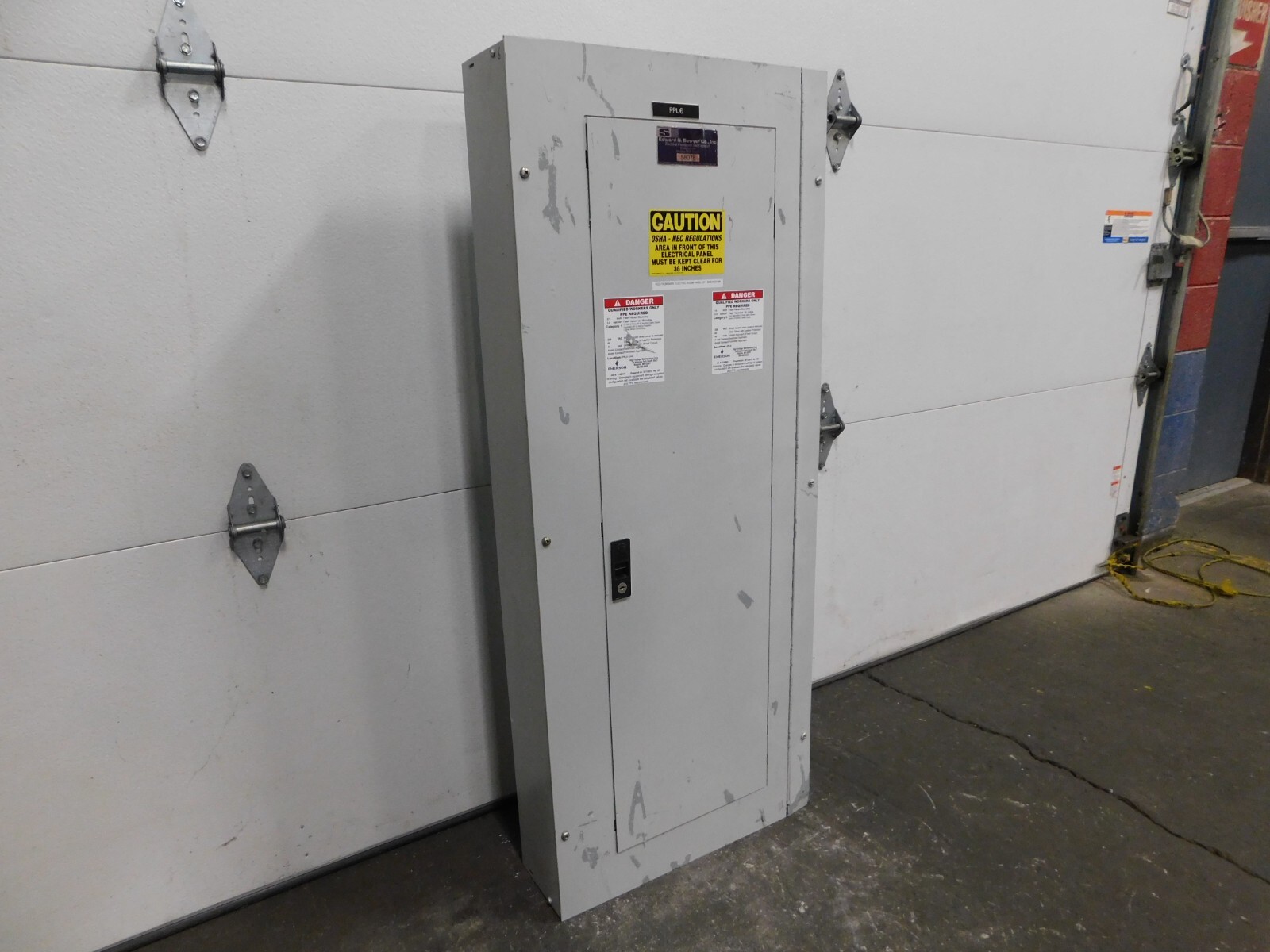 225 Amp. General Electric, AQF3421JTX, Spectra-A-Series panelboard, 4 wire, 120/208Y Volts - Image 4