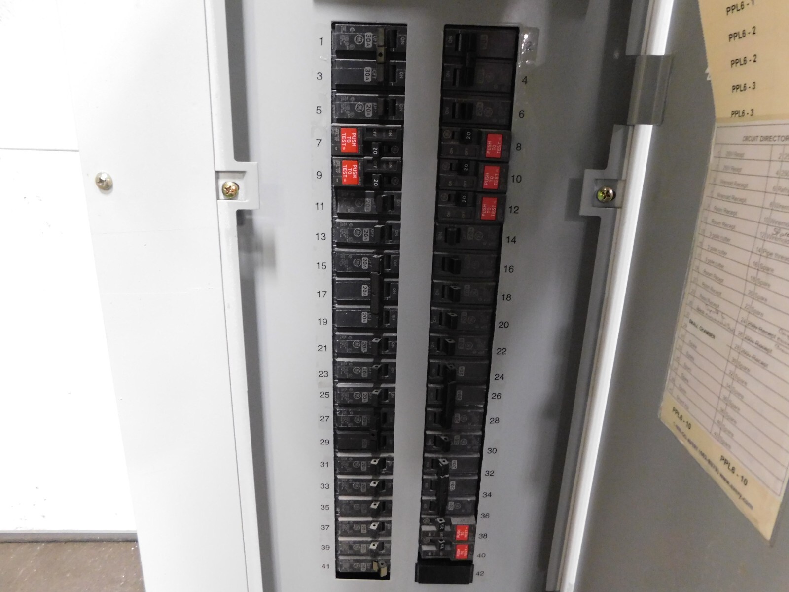 225 Amp. General Electric, AQF3421JTX, Spectra-A-Series panelboard, 4 wire, 120/208Y Volts - Image 8