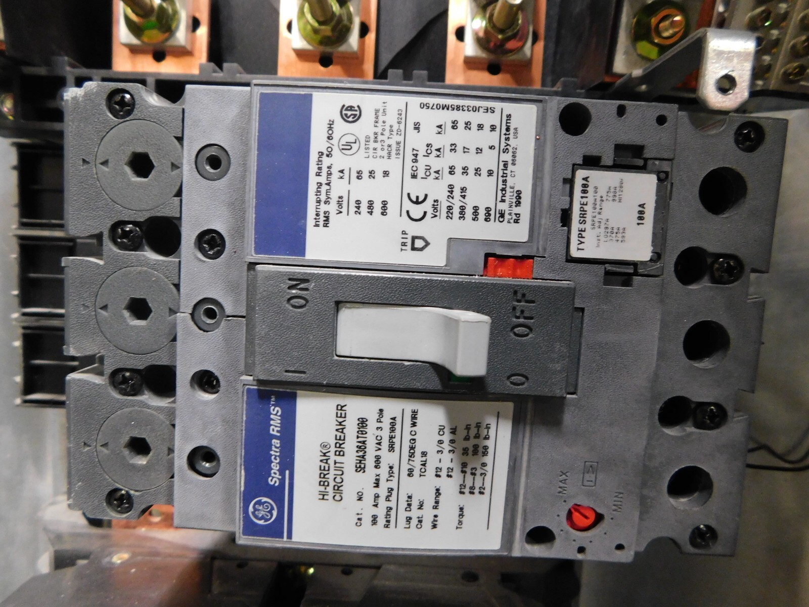 225 Amp. General Electric, AQF3421JTX, Spectra-A-Series panelboard, 4 wire, 120/208Y Volts - Image 10