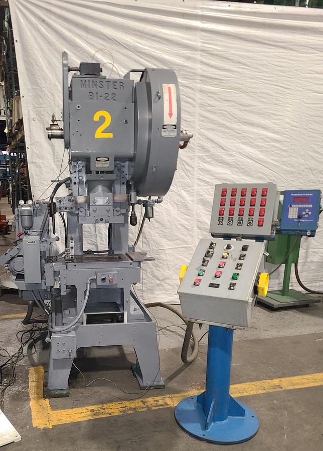 22 Ton, Minster #BI-22, Fixed Base, 1.5" stroke, 9.75" Shut Height, 600 SPM, 2" adjustment, 55 psi, 440 V. - Image 2