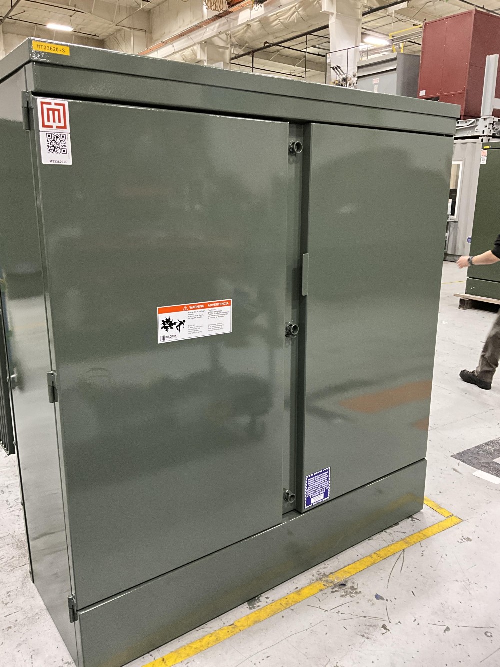 1000 KVA 24940GY/14400 Primary, 600Y/347 Secondary, 3 phase, Padmount Transformer, Ready To Ship - Image 2