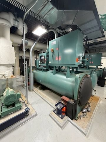450 Ton, York #VSD-351KFT-46, Liquid Chilling System, YK Max Chillers, 351 HP, 460 V., 3ph, Optiview Control - Image 1