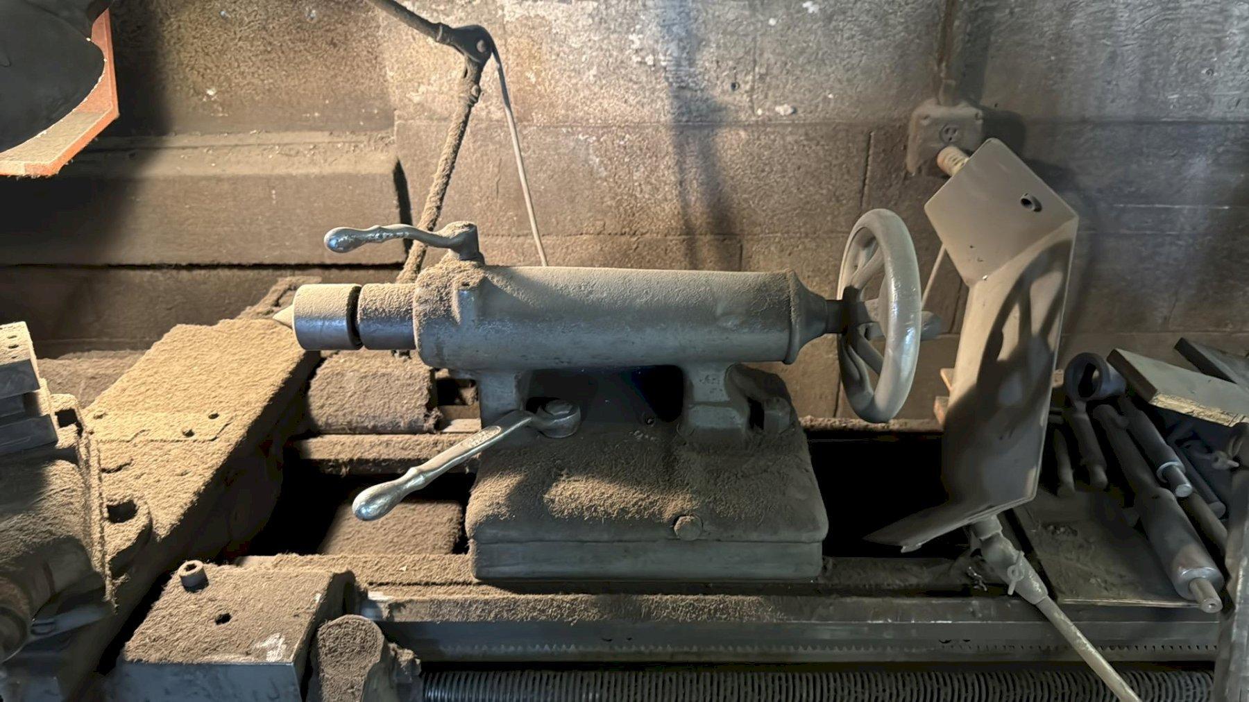 15" x 60" Leblond, Engine Lathe, 1.75" spindle bore, 12" chuck 4 jaw, tailstock, Steady Rest - Image 9