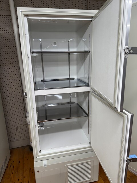 Panasonic #MDF-U56VC, ULT Freezer, -80&deg;C, R-404a & R-508b, 2 stage, 4 shelf, 2 chamber, 220 V. - Image 3