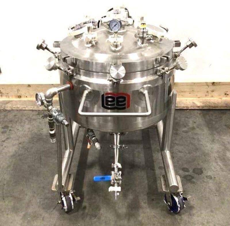 15 gallon Lee, sanitary Stainless Steel reactor / fermenter, 100 psi @ 338&deg;F, portable on wheels - Image 3