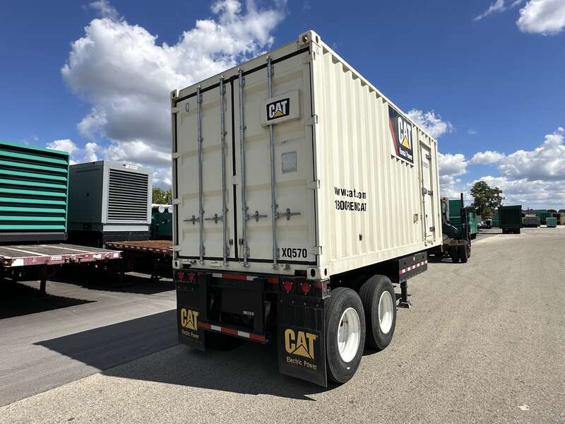 500 KW Caterpillar #XQ570, diesel generator set, multi-volt, 2011 hours, 779 HP @ 1800 RPM, C18 engine, EPA - Image 2