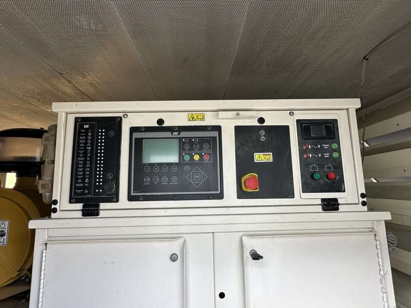 500 KW Caterpillar #XQ570, diesel generator set, multi-volt, 2011 hours, 779 HP @ 1800 RPM, C18 engine, EPA - Image 8