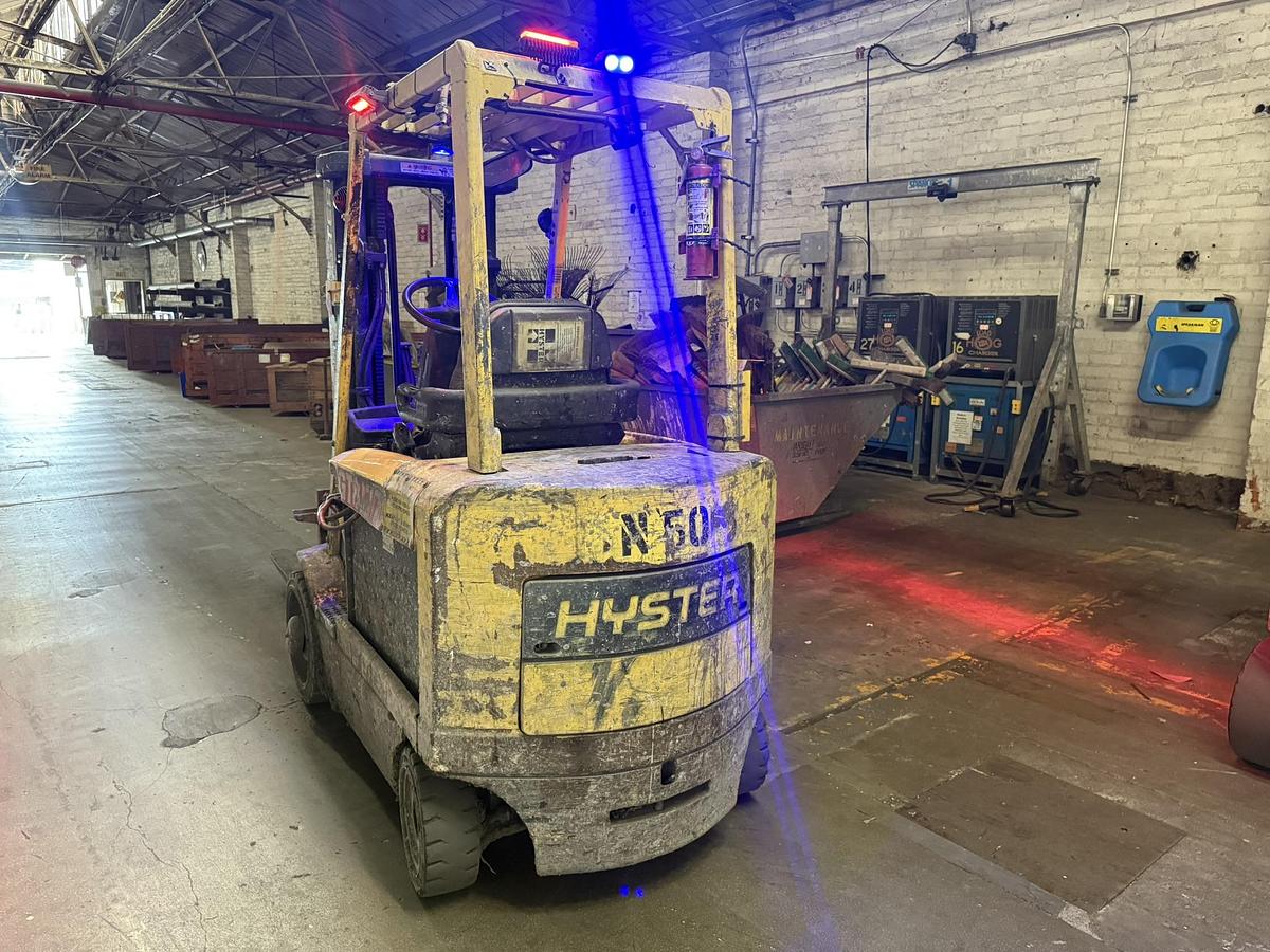 6000 lb. Hyster #E60XM2-33, electric forklift - Image 2