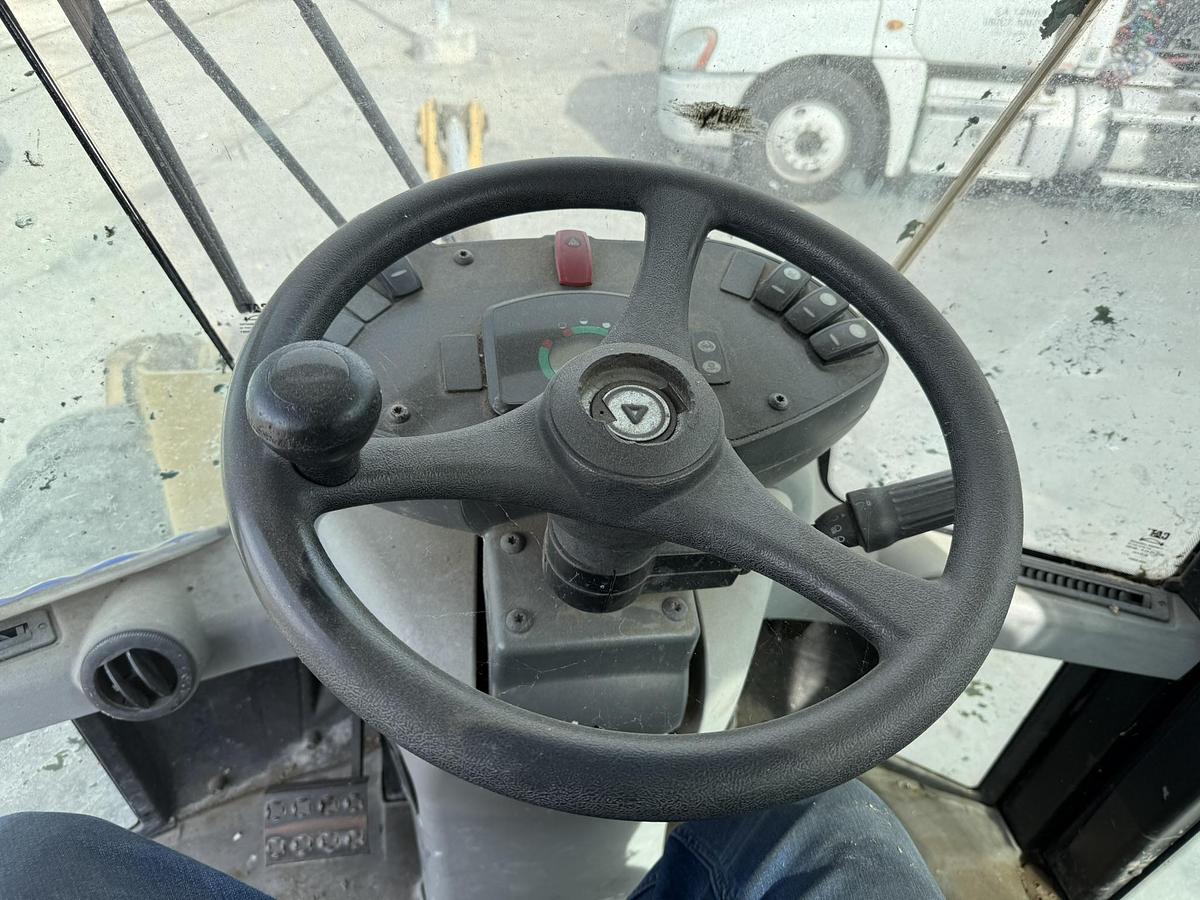 Caterpillar #914K, compact wheel loader - Image 6