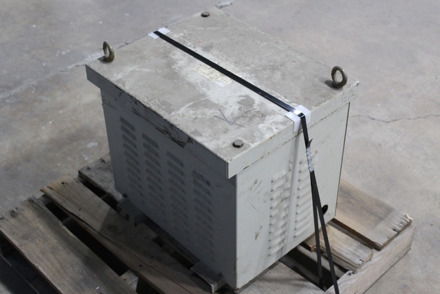 60 KVA 460 Primary, 400 Secondary, Busto Garolfo, Auto Transformer, 1998 - Image 2