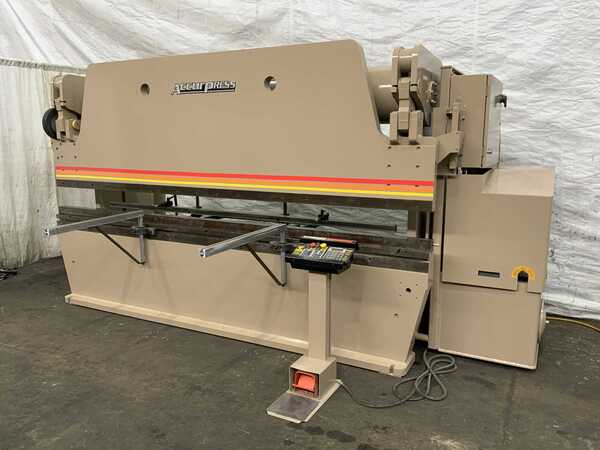 175 Ton, Accurpress #717512, Hydraulic Press Brake, 12' overall Bed & Ram, 10.3' Between Center, 8" Ram - Image 2