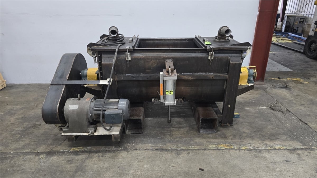 16 cu.ft. Lowe Industries #C-16, Platform Double Ribbon Blender, 3" diameter Mixing Shaft, 1.5" width x 0.5" - Image 1