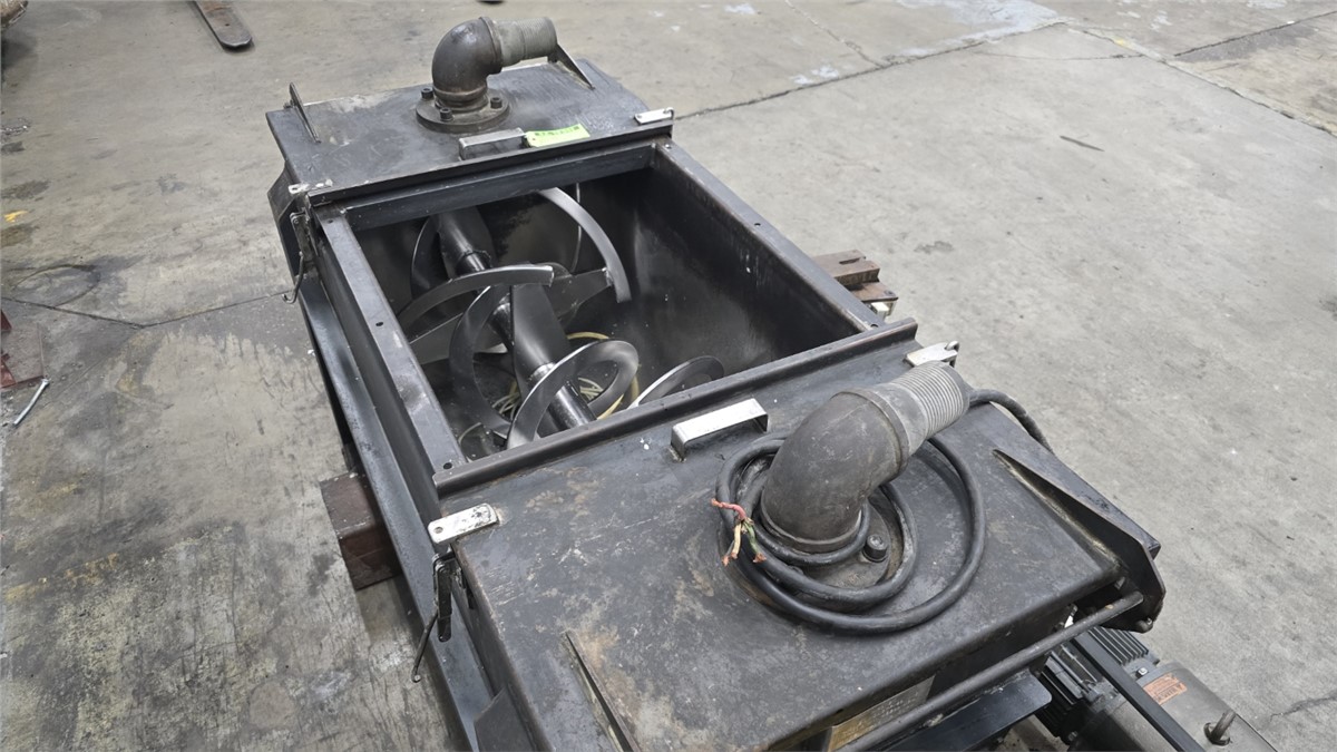 16 cu.ft. Lowe Industries #C-16, Platform Double Ribbon Blender, 3" diameter Mixing Shaft, 1.5" width x 0.5" - Image 5