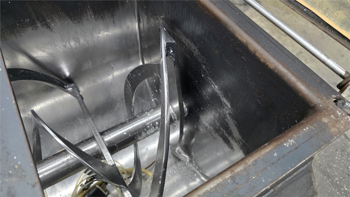 16 cu.ft. Lowe Industries #C-16, Platform Double Ribbon Blender, 3" diameter Mixing Shaft, 1.5" width x 0.5" - Image 8