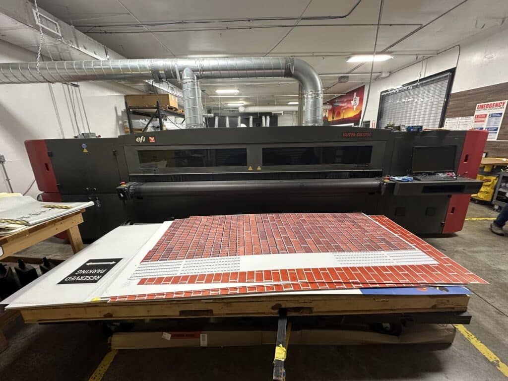 EFI #VUTEk-GS-3250, UV Hybrid Industrial Printer, 1000/600 dpi Resolution, 126.5" width x 2" thick max Media - Image 2