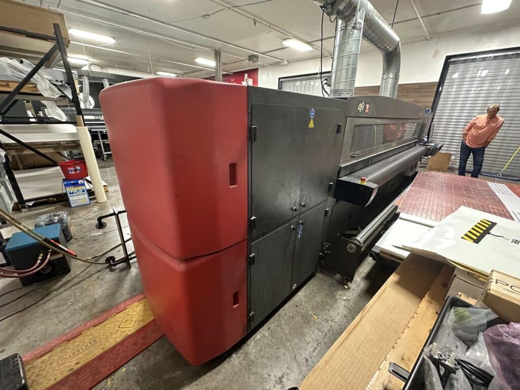 EFI #VUTEk-GS-3250, UV Hybrid Industrial Printer, 1000/600 dpi Resolution, 126.5" width x 2" thick max Media - Image 3