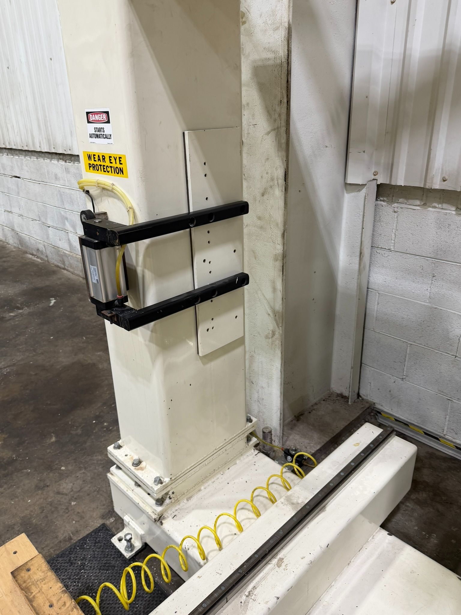 Thermwood #C67, 5-Axis CNC Router, 60" X, 60" Y, 24" Z, 5' x 5' Table, 0-900 IPM, 8 HP, 18000 RPM, 220/440 V - Image 5