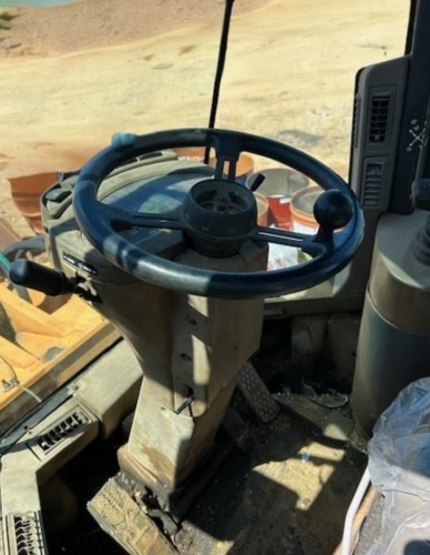 26083 lb. Case #621D, Wheel Loaders, 3 cu.yd. Bucket capacity, 156.9" Lift height to Hinge Pin, 9.52' - Image 3