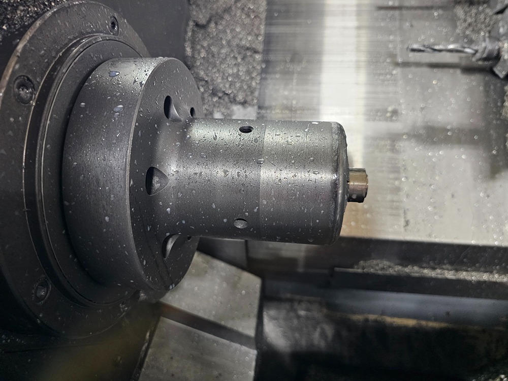 Okuma #Heritage-ES-L6II, 2" Axis CNC Lathe w/Bar Feed & Chip Conveyor, 13.7"/11.81" Swing, 1.63" Bar, 8.27" - Image 9