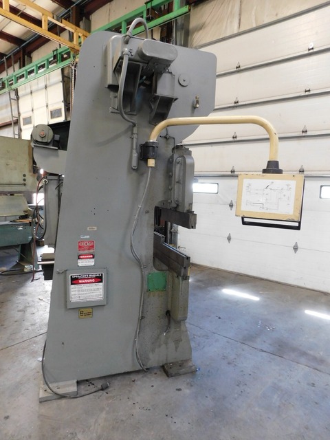 90 Ton, Chicago #68L, press brake, 8' overall, air clutch - Image 1