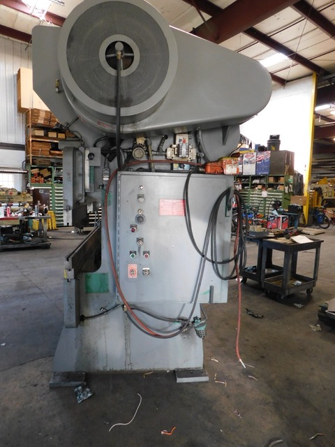 90 Ton, Chicago #68L, press brake, 8' overall, air clutch - Image 5