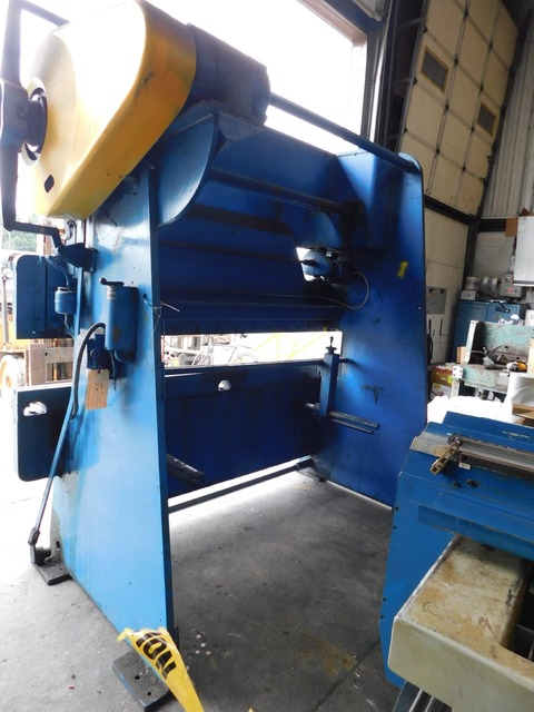 55 Ton, Chicago #68B-L12900, press brake, 8' overall - Image 6