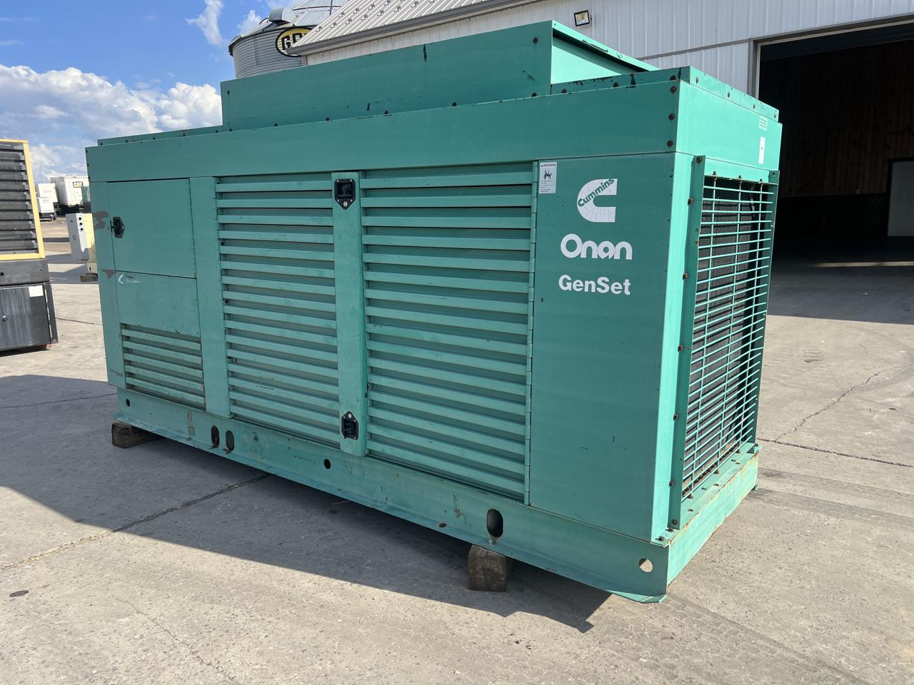 400 KW Cummins Onan #400DFCE-932, diesel generator set, 277/480 Volts, 1/3 phase, 129 hours, NTA-855-G5 - Image 3