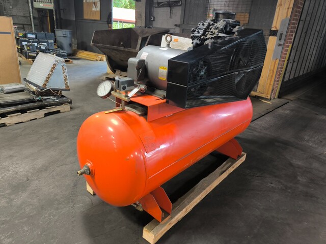 175 psi, DeVilbiss #VAV, Air Compressor, Horizontal, 120 gallon capacity, 15 HP, 230/460 V - Image 3
