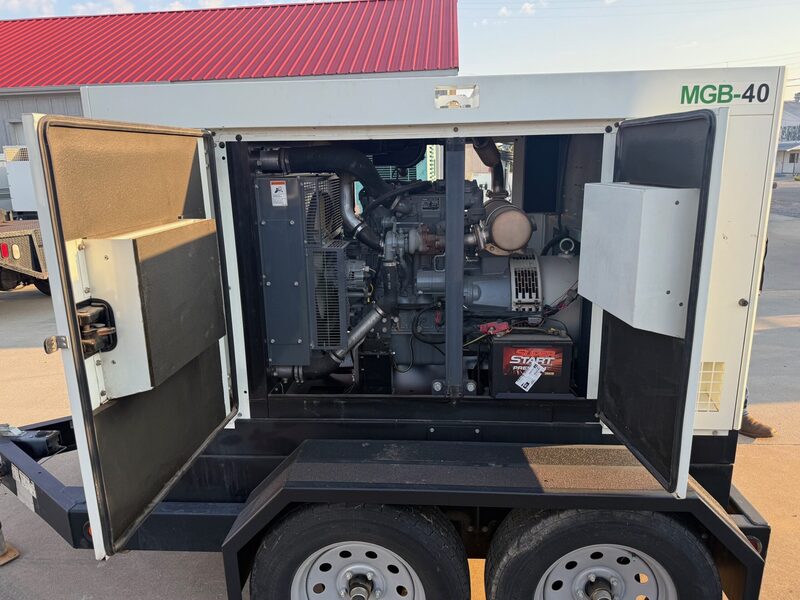 45 KW Allmand #MP45-8E1, portable diesel generator set, 240/480 Volts, 3-phase, sound attenuated enclosure - Image 4