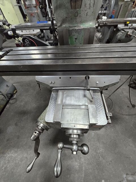 Bridgeport #Series-I, vertical mill, 9" x42"tbl, 1.5 HP variable speed, 31" X, 12" Y, 16" Z, 4200 RPM, R-8 - Image 7