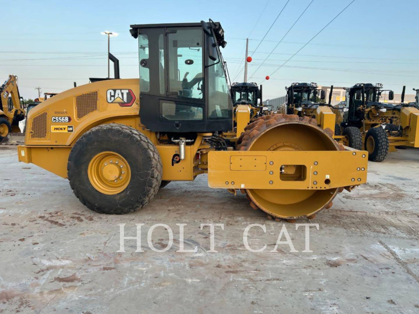 Caterpillar CS56B CAB, Vibratory Single Drum Asphalt, 2276 hours, S/N: S5602075, 2024 - Image 2