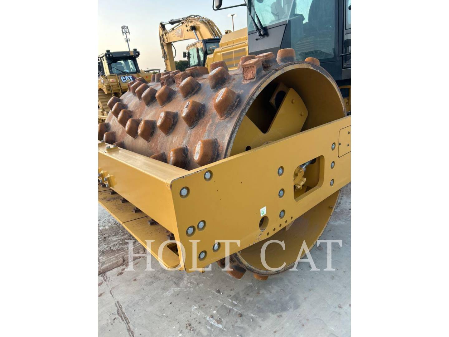 Caterpillar CS56B CAB, Vibratory Single Drum Asphalt, 2276 hours, S/N: S5602075, 2024 - Image 8