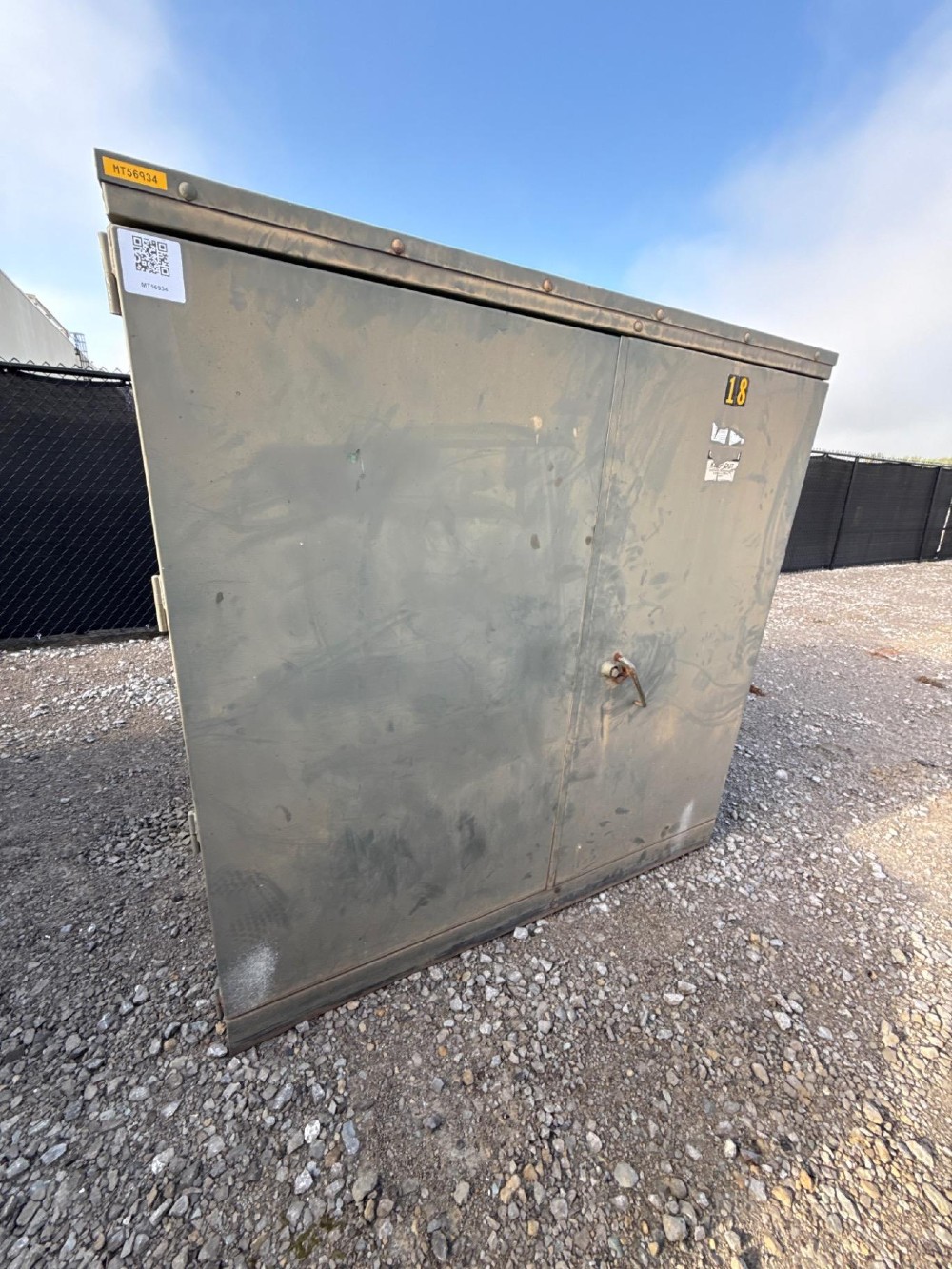 750 KVA 13800GY/7970 Primary, 480Y/277 Secondary, 3 phase, Padmount Transformer - Image 2