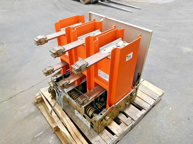 1200 Amps, General Electric, VB-7.2-500-3, Power VAC Circuit Breaker, 8.25 KV, 125 VDC - Image 5