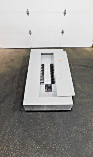 600 Amp. General Electric CCB-2, Panelboard, 208/120 V, 3 phase, 4 W, 17 breakers - Image 1