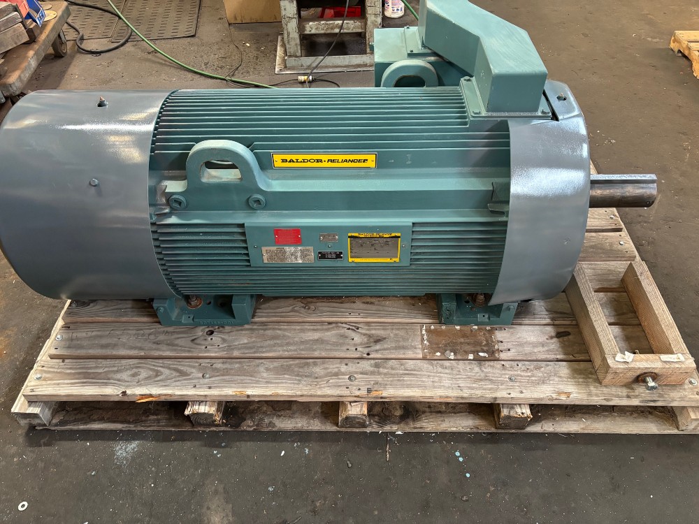 200 HP 900 RPM Baldor, duty master, Frame 30CG5012Y, 460 Volts, new/surplus - Image 3