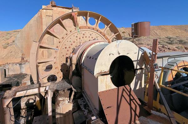 11' 6" x 18' Dominion, Ball Mill, 1000 HP, 746 KW - Image 2