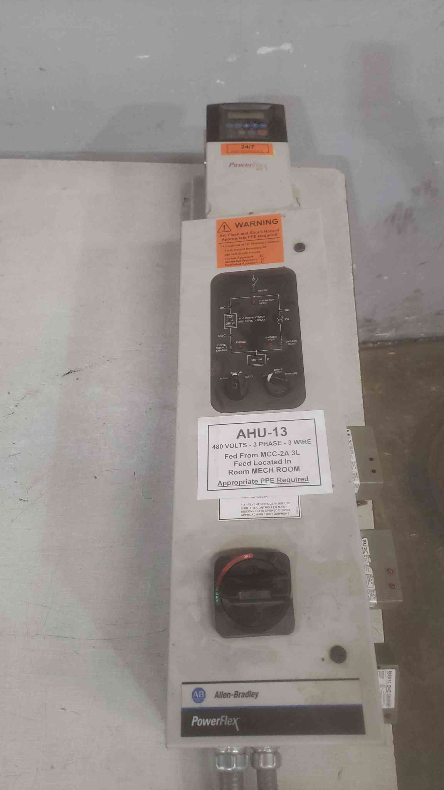 10 HP Allen-Bradley, PowerFlex-400, AC VFD, 460 Volts, 15.3A - Image 1