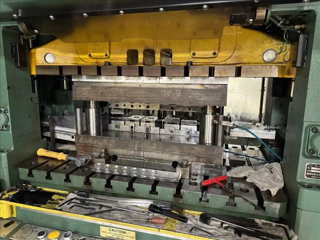 60 Ton, Bruderer #BSTA60IIUSL, high speed stamping press, 0625" to 2" stroke, 2.5" ram adjustment, 1996 - Image 4