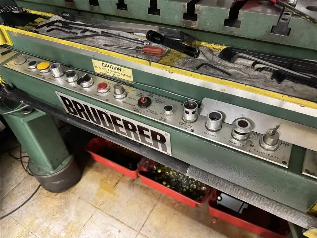 60 Ton, Bruderer #BSTA60IIUSL, high speed stamping press, 0625" to 2" stroke, 2.5" ram adjustment, 1996 - Image 5