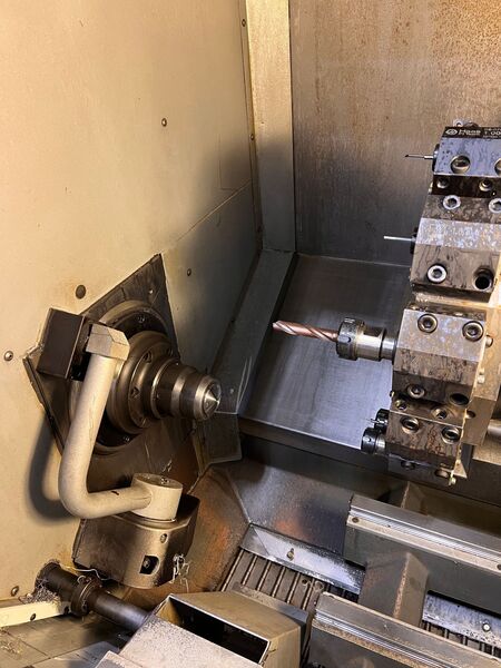 Haas #ST-20, CNC lathe, 31.7" swing, 8" chuck, 2" bar, 20 HP, 4000 RPM, chip conveyor, 2013 - Image 6