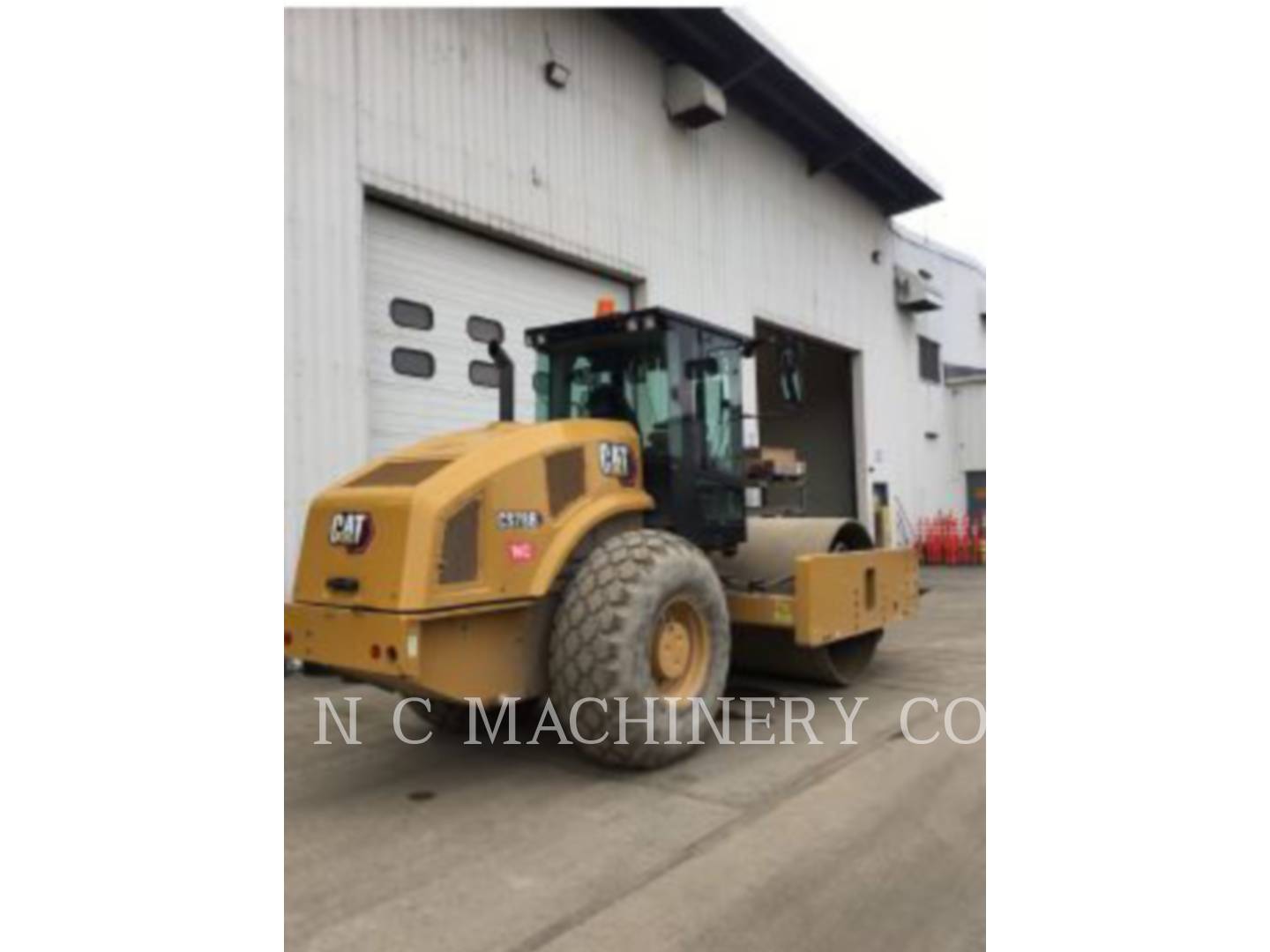 Caterpillar CS78B, Asphalt Paver, 3723 hours, S/N: S7800142, 2022 - Image 4