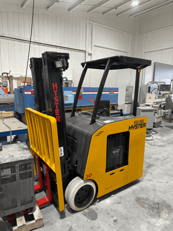3000 lb. Hyster #E30HSD, electric, forklift, 3 wheel, 2002 - Image 1
