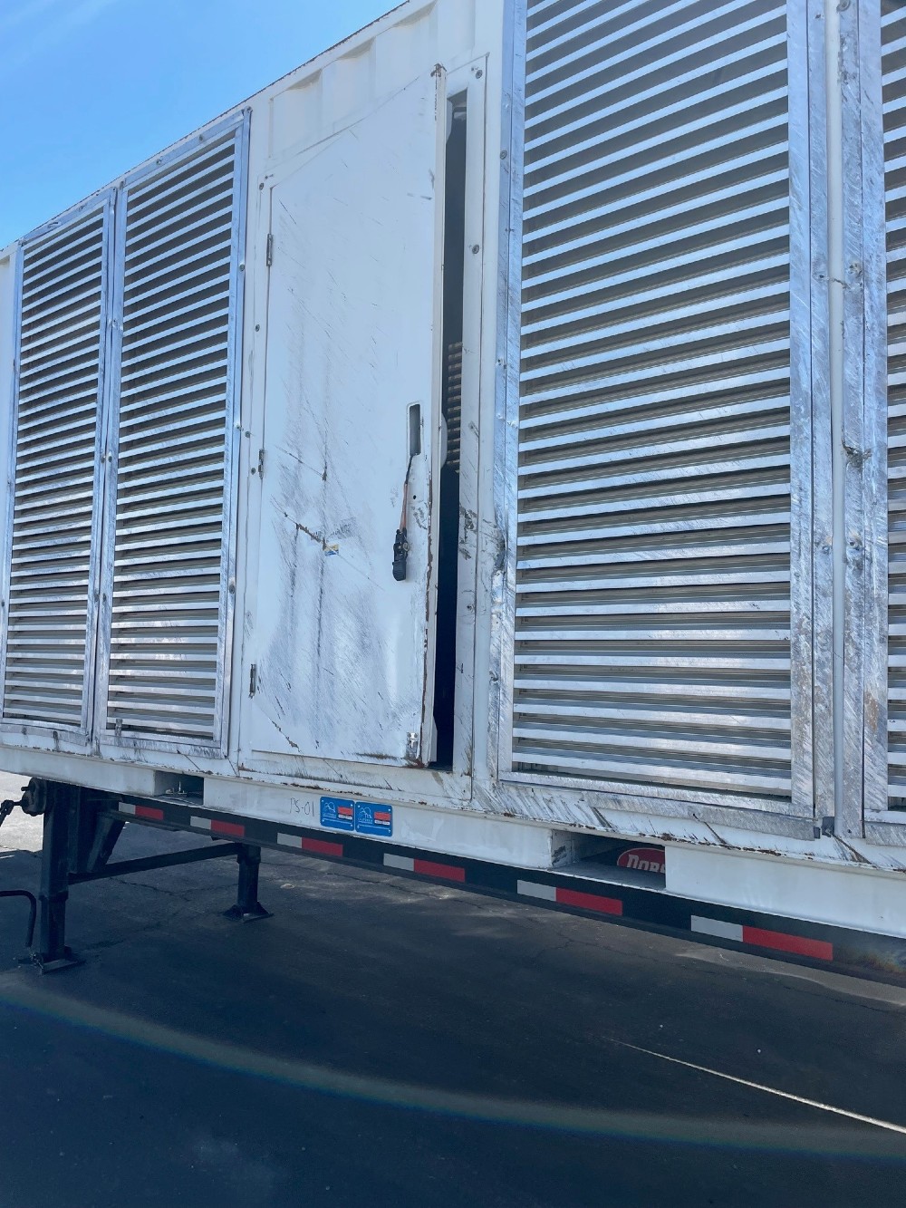 1250 KW Powersecure #573RSL5293, Diesel Mobile Generator, 277/480 Volts, low hours - Image 3