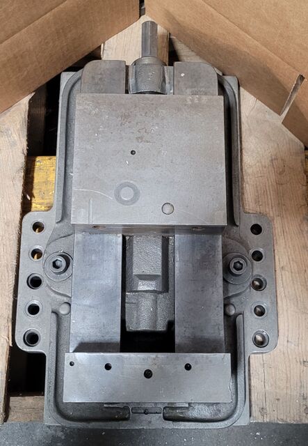 Kurt #D60-001654, 6" Machinist Vise - Image 3