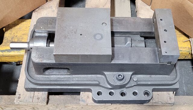 Kurt #D60-001654, 6" Machinist Vise - Image 5